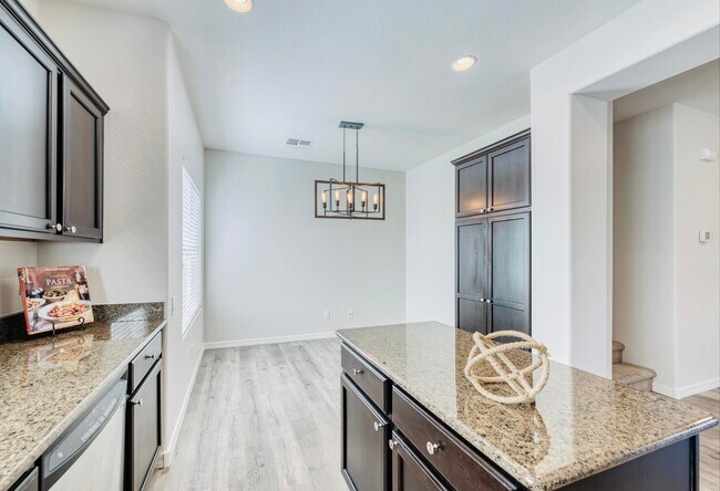 21130 N 36th Pl Phoenix, AZ 85050 photo 3