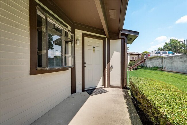 125 Henry M Chandler Drive, Rockwall, TX 75032 photo 3