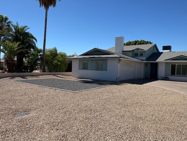 121 E SANTA CRUZ Drive photo 5