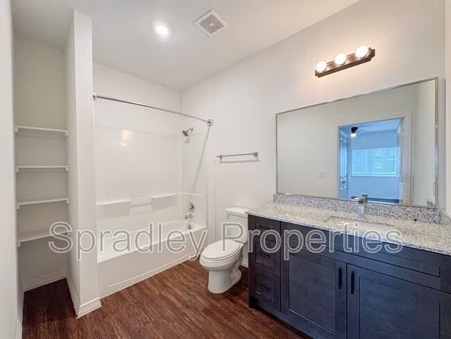 1124 W Ave O Belton, TX 76513 photo 2