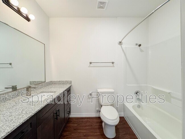 1124 W Ave O Belton, TX 76513 photo 5