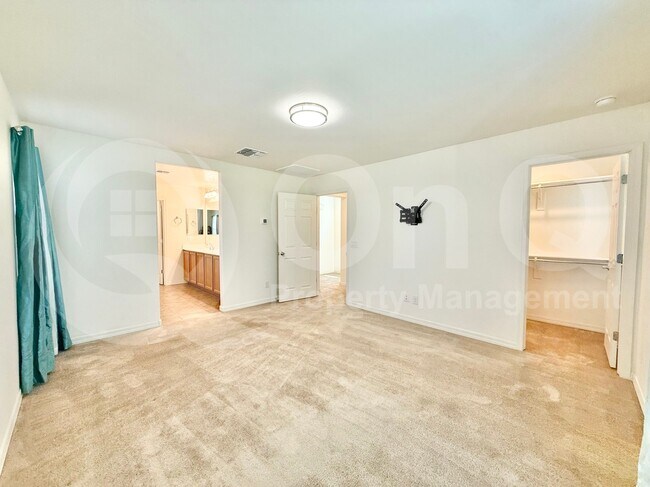 3706 S 57th Ln Phoenix, AZ 85043 photo 3