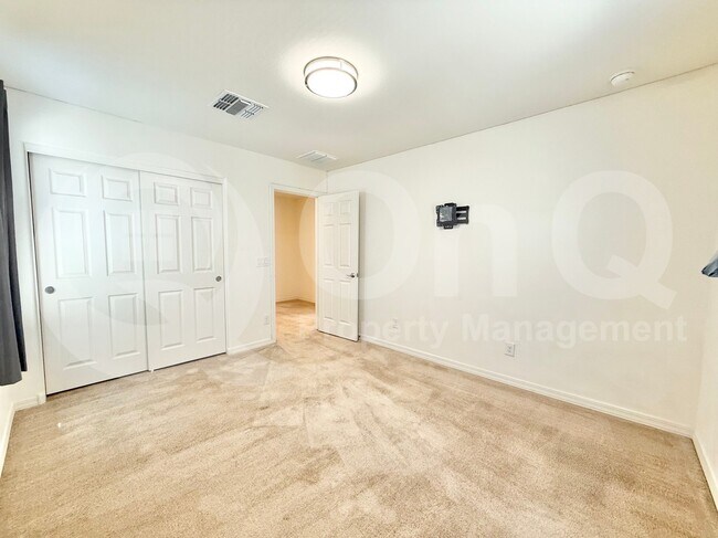 3706 S 57th Ln Phoenix, AZ 85043 photo 2
