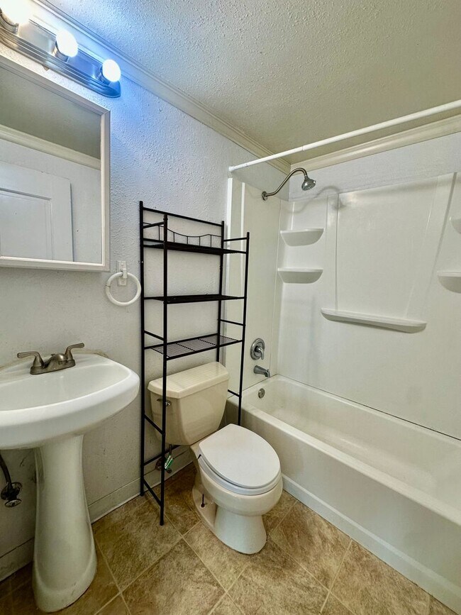825 Carolina St Vallejo, CA 94590 photo 4