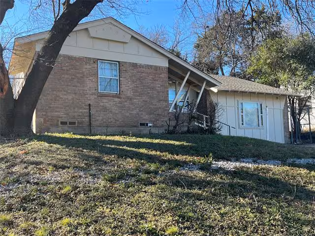 1324 Whispering Trail, Dallas, TX 75241 photo 2