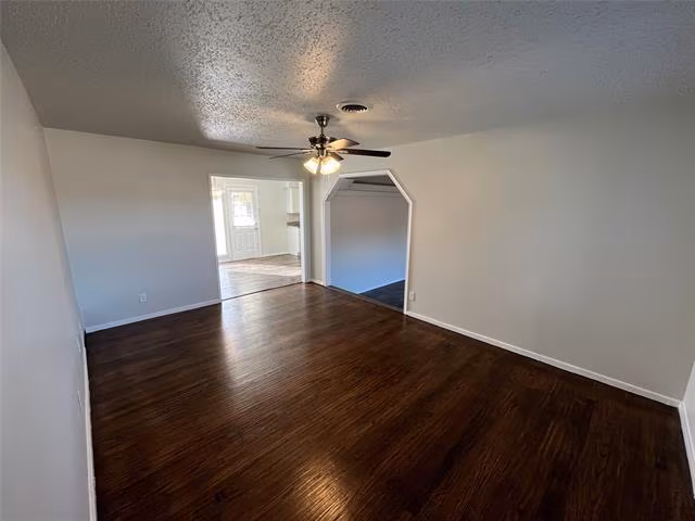 1324 Whispering Trail, Dallas, TX 75241 photo 4