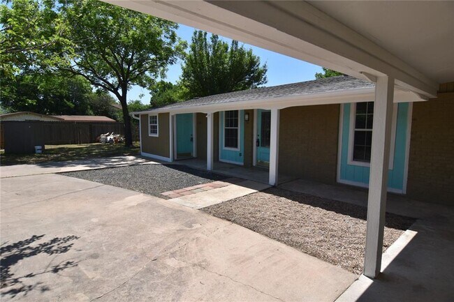 2913 E 51st St Austin, TX 78723 photo 4