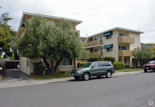 244 N Ellsworth photo 4