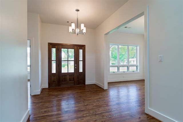 7507 Robin Road, Dallas, TX 75209 photo 2