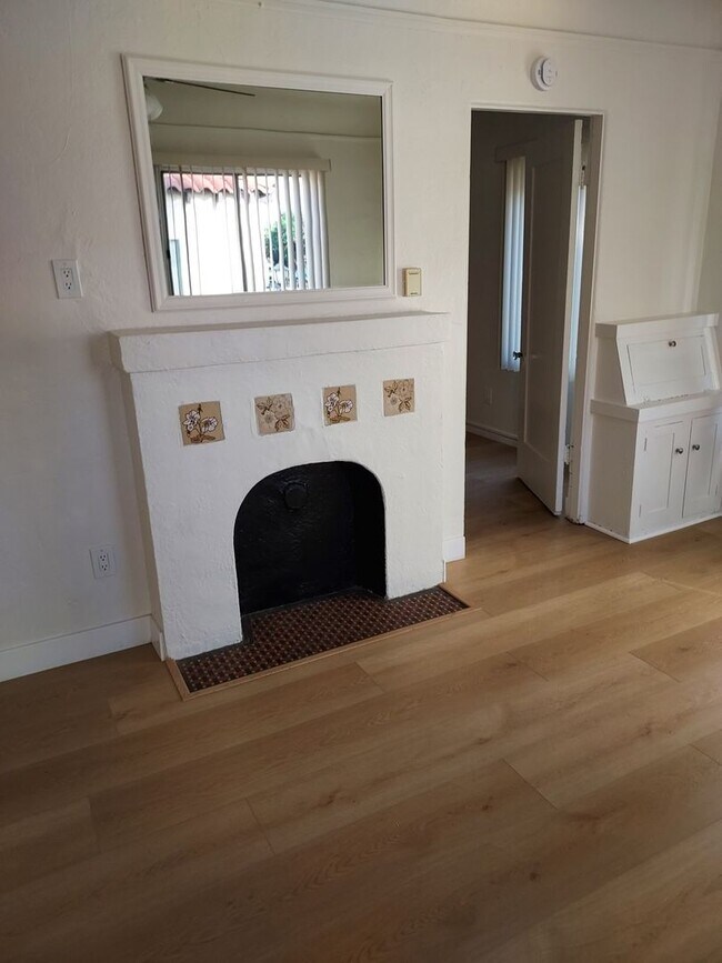 2564 E St San Diego, CA 92102 photo 4