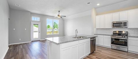 107 Blue Crane St Huntsville, TX 77320 photo 2