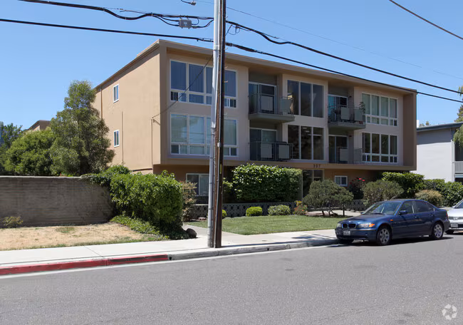 237 Elm photo 2