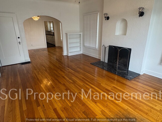 541 W Monte Vista Rd Phoenix, AZ 85003 photo 2