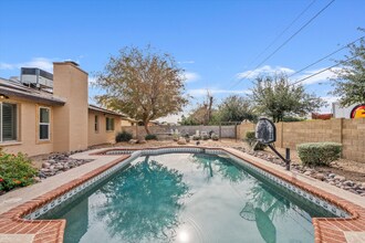 9632 N 58th Ln Glendale, AZ 85302 photo 3