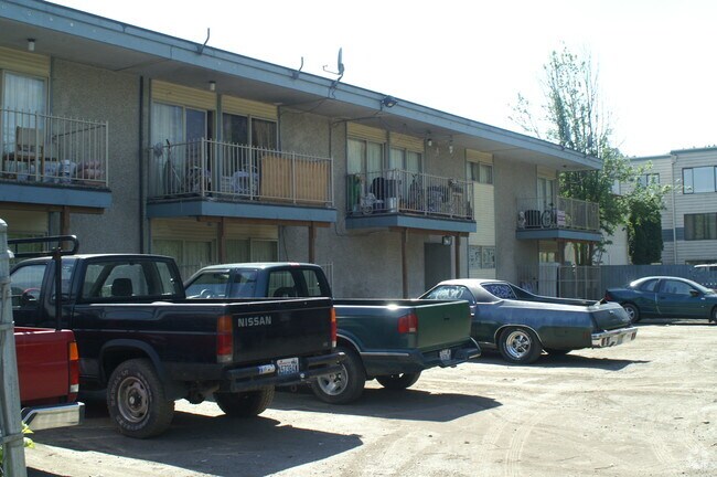 Riverside Apartments photo 2