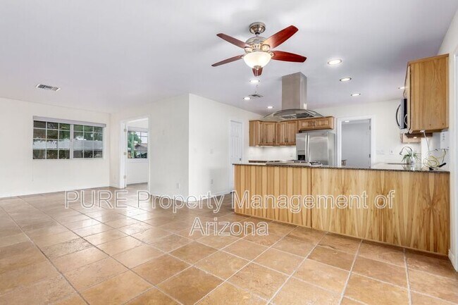 3839 E Shangri La Rd Phoenix, AZ 85028 photo 4