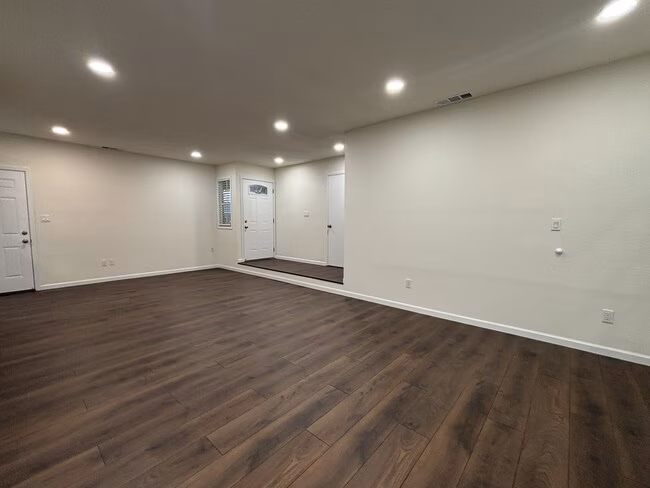 Charming 3 Bedroom, 2 Bathroom Home for rent in Newark photo 4