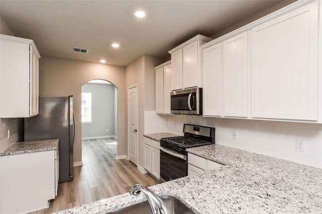 2016 Erlinda Drive, Anna, TX 75409 photo 3