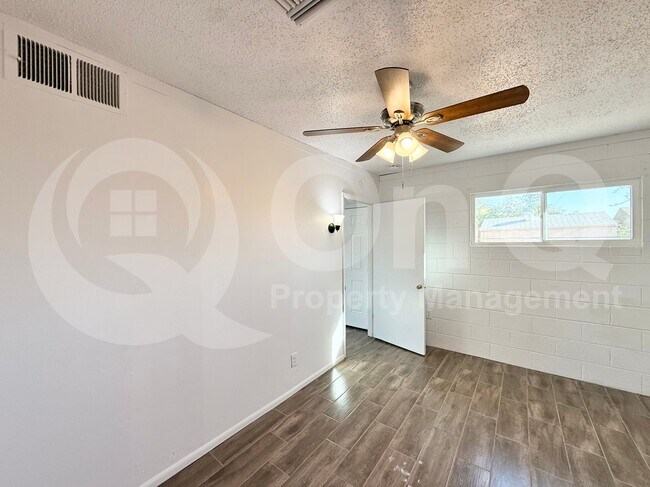 16 1/2 S 81st St Mesa, AZ 85208 photo 2