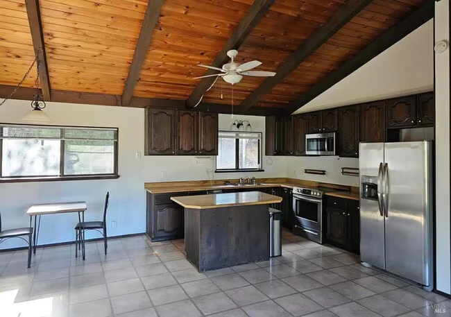 1166 Rimrock Dr Napa, CA 94558 photo 2