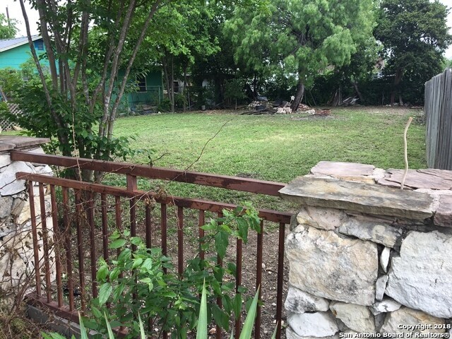 622 Muncey St San Antonio, TX 78202 photo 4