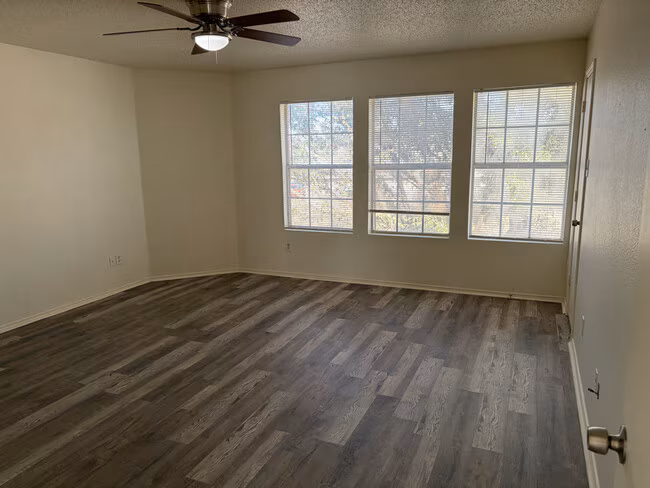 3152 Heritage Ln Forest Hill, TX 76140 photo 2