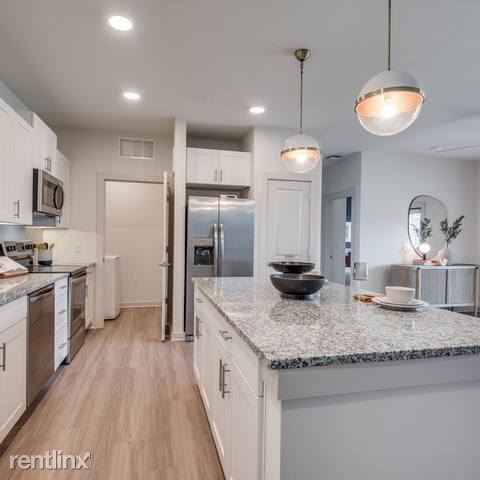 6652 US-79 Hutto, TX 78634 photo 2