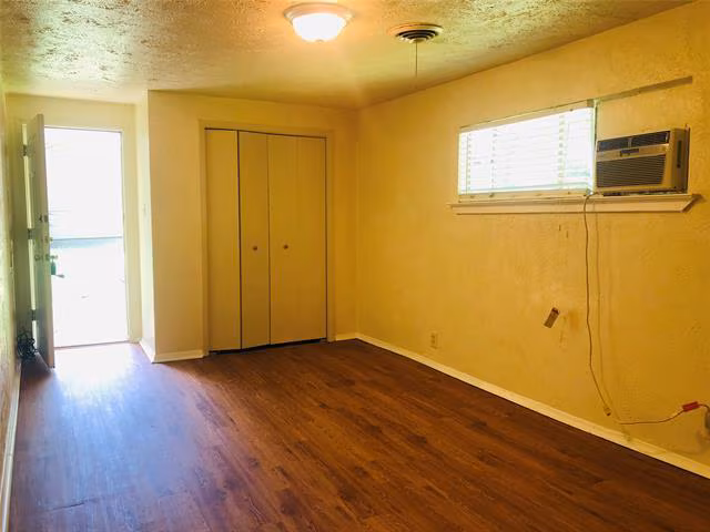 518 West Sycamore Street, Denton, TX 76201 photo 2