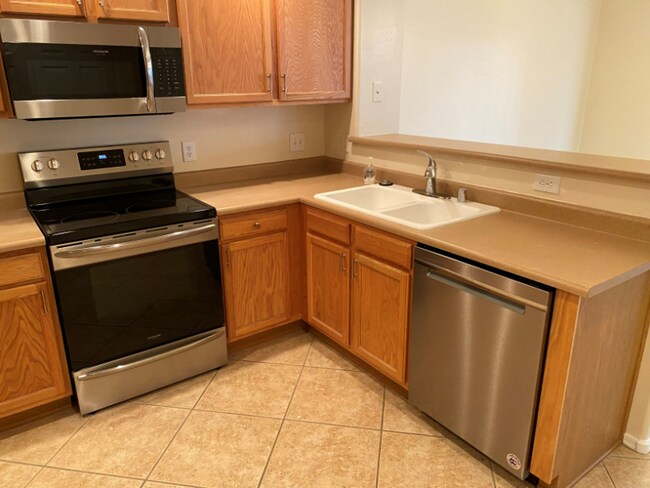19700 N 76TH Street photo 2