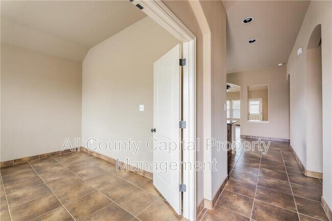 18712 Leigh Ln Pflugerville, TX 78660 photo 4