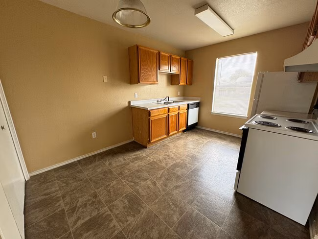 1601 Cedarhill Dr Killeen, TX 76543 photo 4