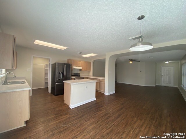 6003 Limestone Mill Dr San Antonio, TX 78244 photo 5