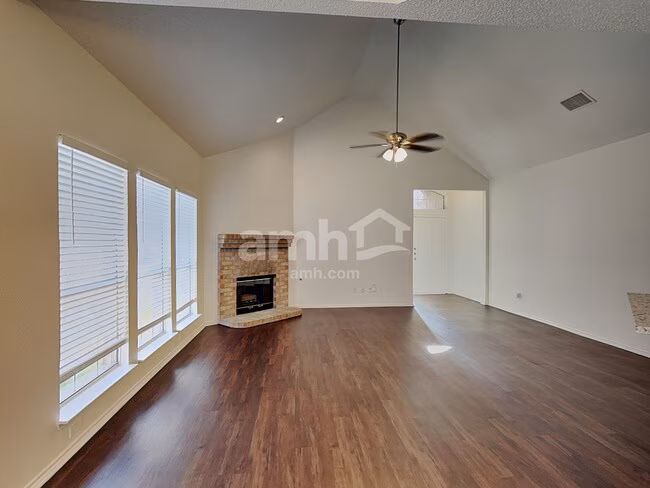4521 Mustang Drive, Fort Worth, TX 76137 photo 5