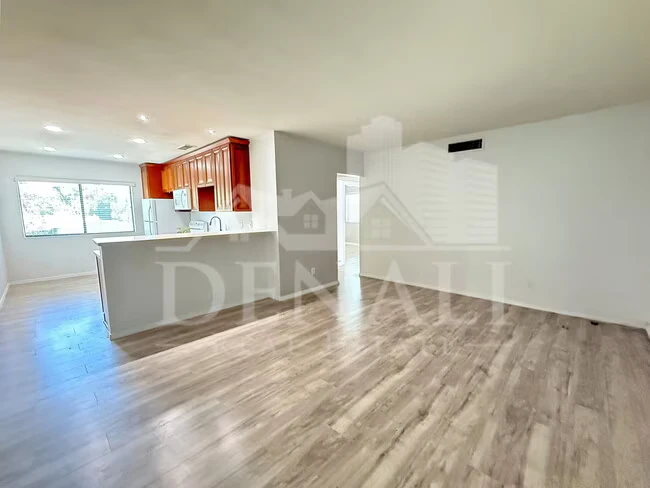 749 E Montebello Ave Phoenix, AZ 85014 photo 4
