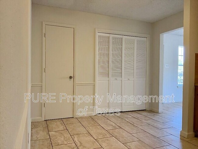 801 Country Aire Dr Round Rock, TX 78664 photo 3