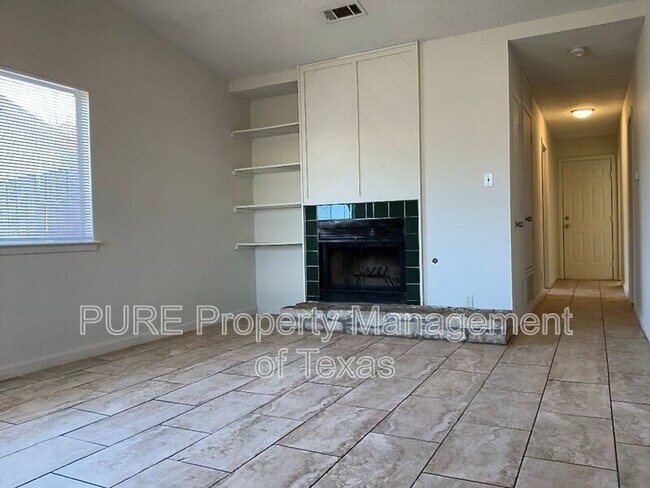 801 Country Aire Dr Round Rock, TX 78664 photo 2