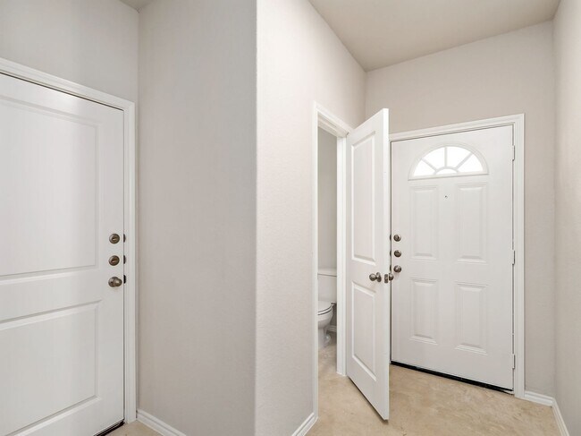 7818 Shetland Dr San Antonio, TX 78223 photo 2