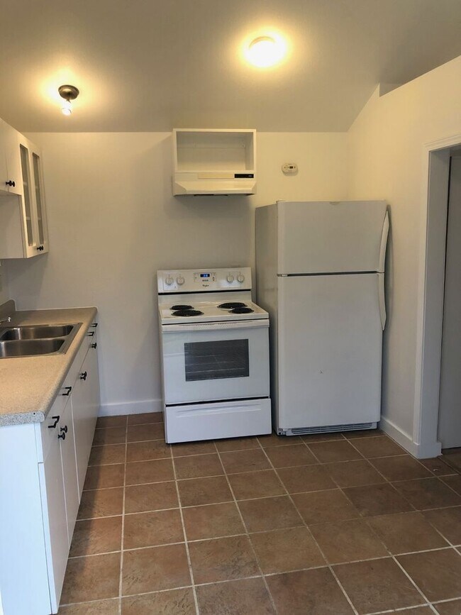 846 NE 88th St Seattle, WA 98115 photo 3