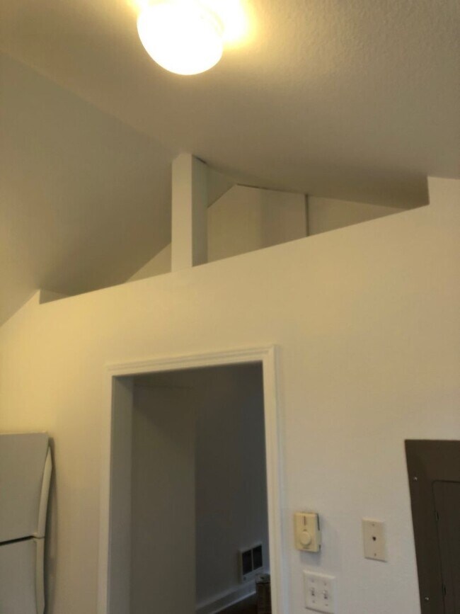 846 NE 88th St Seattle, WA 98115 photo 5