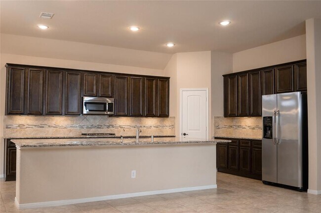 4702 Preserve Park Dr Spring, TX 77389 photo 2