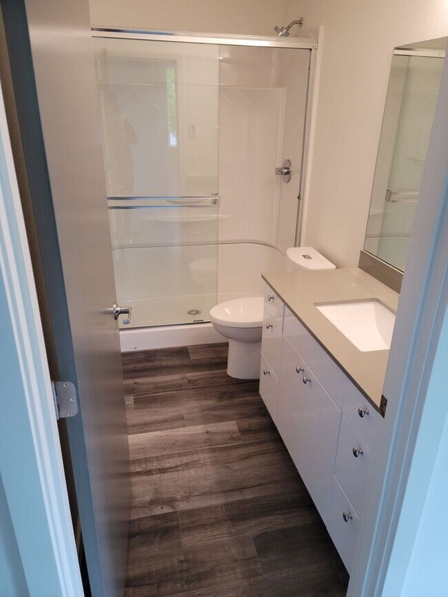 4709 8th Ave NE Seattle, WA 98105 photo 5