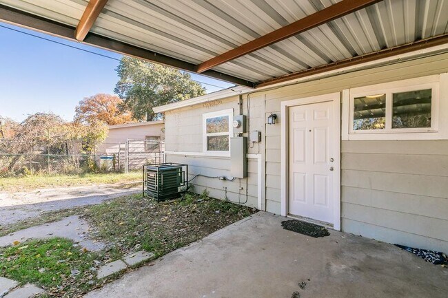 3515 Selk Avenue, Fort Worth, TX 76111 photo 3
