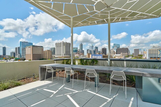 800 Embassy Dr Austin, TX 78702 photo 3