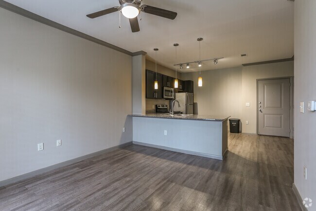 Oaks at Wayside Apartments photo 3