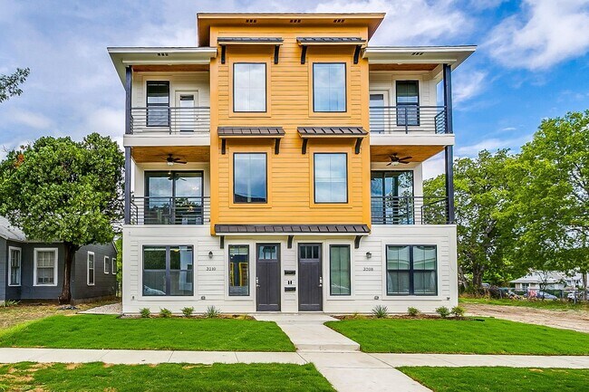 3210 Forest Park Blvd Fort Worth, TX 76110 photo 3