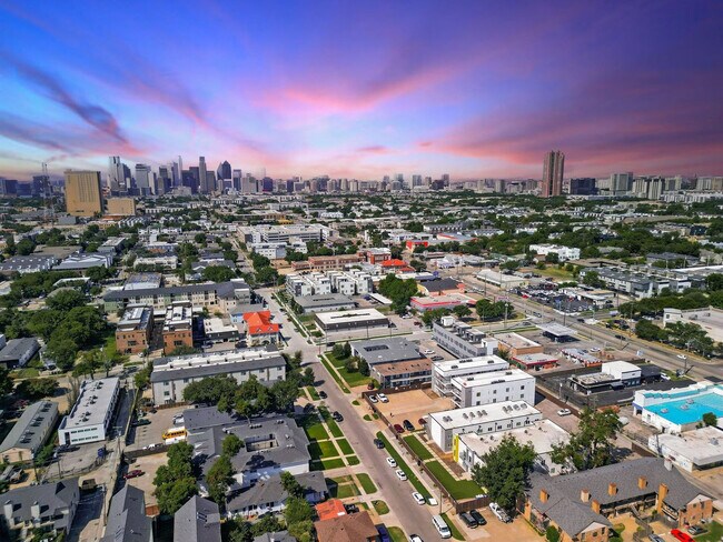5025 San Jacinto St Dallas, TX 75206 photo 4