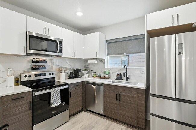 5025 San Jacinto St Dallas, TX 75206 photo 3