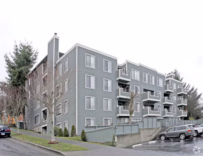 Blue Ridge Apartments photo 2