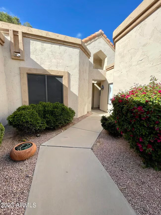 9126 W Kimberly Way Peoria, AZ 85382 photo 2
