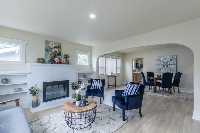 Adorable home with 3 Units in Tacoma photo 5